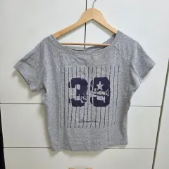グレーONEオフショルダー半袖Tシャツ Mのサムネイル