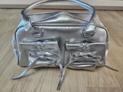 エイアパレル バッグ 出品 シルバーのサムネイル