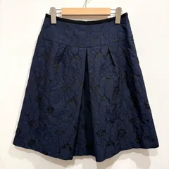 新品未使用 LOULOU WILLOUGHBY ルルウィルビー フラワージャカードタックスカート  インバータック 花柄 ネイビー サイズ2【送料込み】のサムネイル