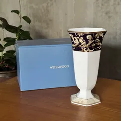 WEDGWOOD ウェッジウッド「コーヌコピア」フラワーベース 廃盤！未使用品！のサムネイル