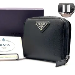 【普遍的な美を纏う逸品】　PRADA　二つ折り財布 サフィアーノレザー トライアングルロゴ ラウンドファスナーファスナー　ブラックのサムネイル