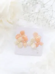 ビタミンカラー 紫陽花の花びら耳飾り