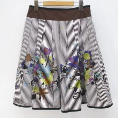 ユキコハナイ YUKIKO HANAI ストライプ柄 膝丈 フレアスカート 8 茶系 ブラウン フラワー 爬虫類 ゲッコー プリント 裏地 タックのサムネイル