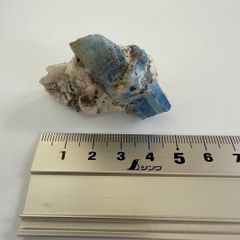 E36024 アルカリベリル ベリル ボロビエライト パキスタン 結晶 天然石 パワーストーン 緑柱石 原石 鉱物
