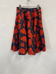 PD276⚫︎moussy⚫︎マウジー⚫︎スカート⚫︎ひざ丈⚫︎フレア⚫︎花柄⚫︎綿混⚫︎レディース⚫︎size1⚫︎赤×紺のサムネイル