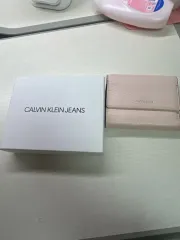 Calvin Klein カルバン・クライン 二つ折り財布 ピンク 使用感ありのサムネイル