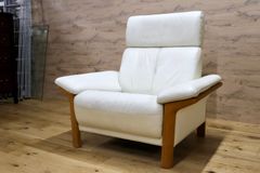 美品□カリモク□ディレトーレ□1人掛けソファ□W5765□本革□木肘