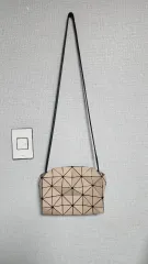 BAO BAO ISSEY MIYAKE バオバオイッセイミヤケ ルーセント クロス(ピンクベージュ) 正規品 検査可能のサムネイル