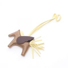 エルメス HERMES チャーム ロデオペガサスPM エトゥープ ルージュセリエ エトゥープ/ルージュセリエ/イエロー その他 ペガサスPM エトゥープ/ルージュセリエ/イエロー系