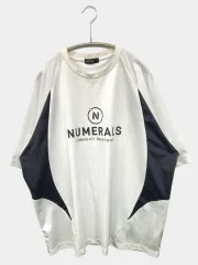 NUMERALS Tシャツ/カットソー L ホワイト 前面プリント ブランドロゴ ミドル丈 半袖 クルーネック(丸首) メンズ レディースのサムネイル