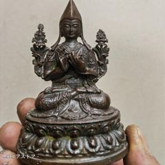 Tsongkhapa Buddha statue, ornament, craftwork, art object, figurine