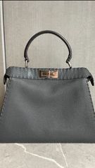 【FENDI/ピーカブー/ミディアム】グレー系
