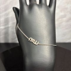 MIU MIU（ミュウミュウ）Crystal Logo Bracelet（クリスタル ロゴ