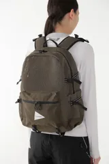 新品未使用 and wander アンドワンダー 3D mesh backpack リュック バックパック 大容量 ユニセックス 574-5985227 カーキ 管理番号：1210M-4950