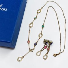 【2点セット・箱付き】SWAROVSKI スワロフスキー ネックレス ピアス カラーストーン ドロップ ティアドロップ クリスタル ラインストーン ゴールドカラー ロング 揺れる マルチカラー レディース アクセサリー ジュエリー 正規品