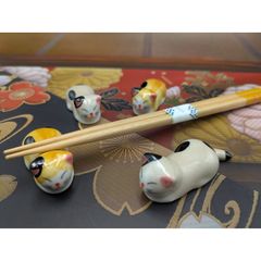 陶器製　箸置き　4個セット　猫　三毛猫　置物　かわいい猫の箸置き　薄茶　茶