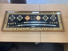 武家三大家家紋付き】徳川 織田 豊臣 名刀額飾り 模造刀 鍔 刀 - メルカリ