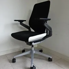 スチールケース　ジェスチャーチェア　黒色　ホワイトフレーム 中古   Steelcase Gesture