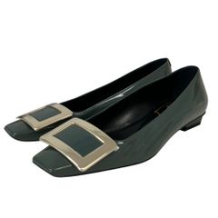 未使用 Roger Vivier ロジェヴィヴィエ ベル ヴィヴィエ パテントレザー ローヒール パンプス 34.5 約21.5cm グレーグリーン レディース 古着 中古 USED