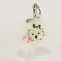 PRADA クマ型キーホルダー 花飾り付き - メルカリ