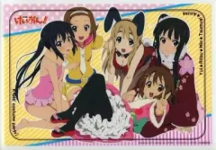 【中古】キャラカード(キャラクター) 放課後ティータイム(紬バニー/ピンク箔押し) クリアプレート 「ジャンボカードダスEX けいおん! K-ON! ACTIVITY DIARY 桜高軽音部活動日誌! The BEST!」 ローソン限定
