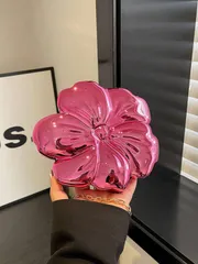 バッグ レディース ショルダーバッグ メッセンジャーバッグ 光沢のある素材の花型ミニクラッチハンドバッグ、金属ビーズチェーンショルダーバッグ、女性用パーティーチャーミングなギフト、デート、ショッピング、外出、通勤、デイリーコーディネートに適しています
