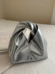バッグ レディース ハンドバッグ クラウド型女性用ショルダーバッグ、折りたたみデザイン、エレガントなクラッチバッグまたはショルダーバッグ