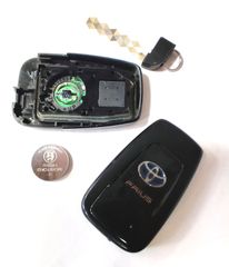 初期化済トヨタ純正スマートキープリウス基盤番号231451-0351新品電池