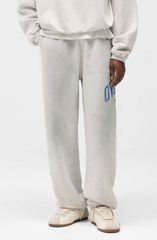 リプレゼント メンズ ボトムス カジュアルパンツ スウェットパンツ ロゴ グラフィック Represent Owners Club Logo Graphic Sweatpantsprayed Ice