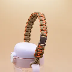 カーキ×オレンジ
