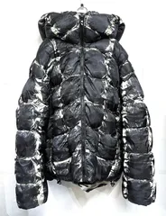 DIESEL｜ディーゼル W-CLAUS-CAMU Hooded puffer jacket with camo