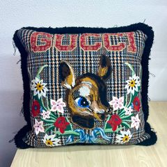 お値下げ ヒグチユウコ GUCCI クッション 保存袋葉書付き - メルカリ