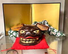 木彫 獅子頭 置物 金屏風付き 木彫 獅子頭 置物 金屏風付き - メルカリ