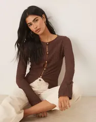 エイソス レディース トップス Tシャツ ASOS DESIGN textured long sleeve button detail top in chocolate Choc チョコレート