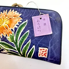 【美品⭐️ろうけつ染め がま口財布】 ヴィンテージ和装小物　 昭和レトロ財布　 左右約15cm     和装 花柄 箱付    「味岡」    ワンオーナー中古保管品　 AYA0260000J