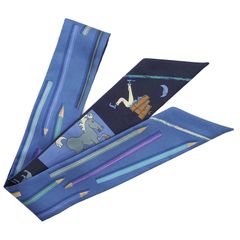 エルメス ツイリー A Vos Crayons Et Carre Libre さぁ色鉛筆を出して ! カレ リブレ シルク100％ ブルー ヴァイオレット ヴェール リボン スカーフ 箱付 HERMES（新品・未使用品）
