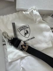 新品未使用】balenciaga ランボルギーニ キーホルダー - メルカリ