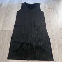 PLEATS PLEASE 2023年伊勢丹限定 タンクトップ - メルカリ