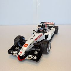チャンピオンカー 1/18 ミニチャンプス マクラーレン メルセデス MP4
