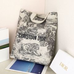 正規贈答品 CHRISTIAN DIOR のモノトーンのノベルティトートバッグ
