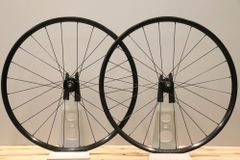 ボントレガー BONTRAGER パラダイム PARADIGM SL DISC アルミ チューブレスレディ ホイールセット シマノ11S/12S 【仙台店】