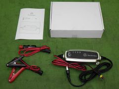 Mercedes-Benz 純正 バッテリーチャージャー A0009824803 - メルカリ