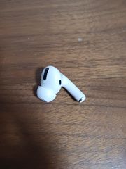 美品（正規品）Apple AirPods 4世代 片耳 R片方 右耳 ノイズキャンセ
