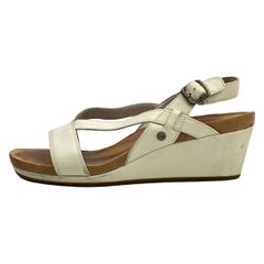 UGG(アグ) サンダル JAPAN 23 レディース - 1014230 アイボリー オープントゥ/ウェッジソール レザー
