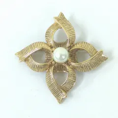 YSL イヴサンローラン　フェイクパール　ブローチ　リボンモチーフ