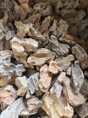 超特大！　国産　溶岩石　親石　40cm前後 超特大！ 国産 溶岩石 親石 40cm前後 - メルカリ