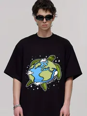 [ユーモアワークTシャツ] 面白いTシャツ | 「アースデイタートル」ユーモアワークウェア、リモートワーカー＆起業家向けカジュアルラウンドネック半袖Tシャツ