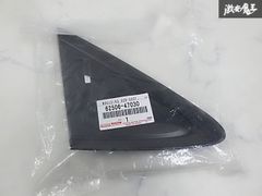 //新品☆未使用//トヨタ 純正 MXWH61 プリウス クォータピラー カバー 左 左側 助手席側 62506-47030