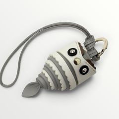 極美品 FURLA レザー バッグチャーム キーホルダー グレー ホワイト