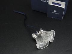 SWAROVSKIクリスタルガラス製 ベル 置物 花モチーフ - メルカリ